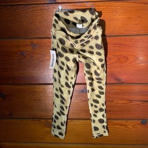 Riscilion High Waisted Leggings Leopard Print NWT.